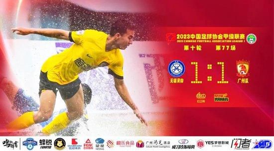 与以往任务不同的是，这次他们多了一个特殊的身份——中国首部太空实拍电影《窗外是蓝星》的摄影师。